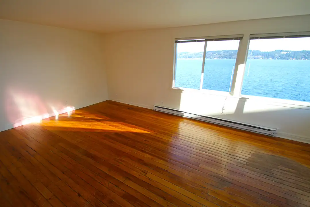 8716 Sand Point Way NE unit 10 – další
