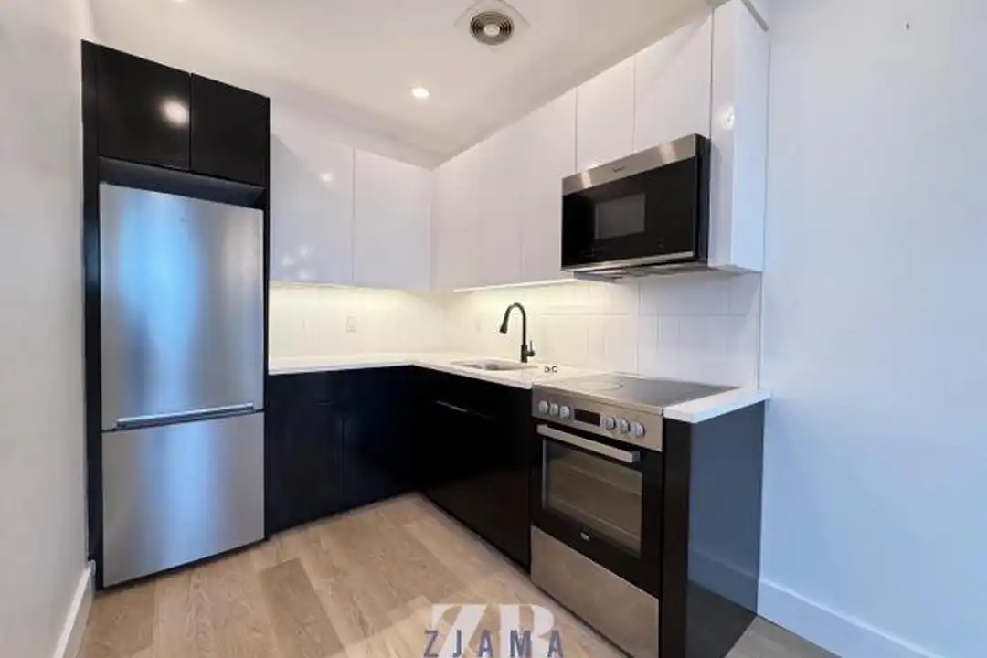 1042 President St - View 2