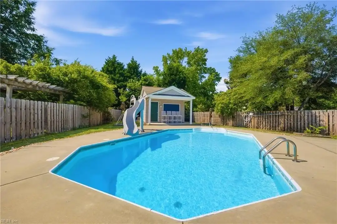 103 Jessica Dr - View 3
