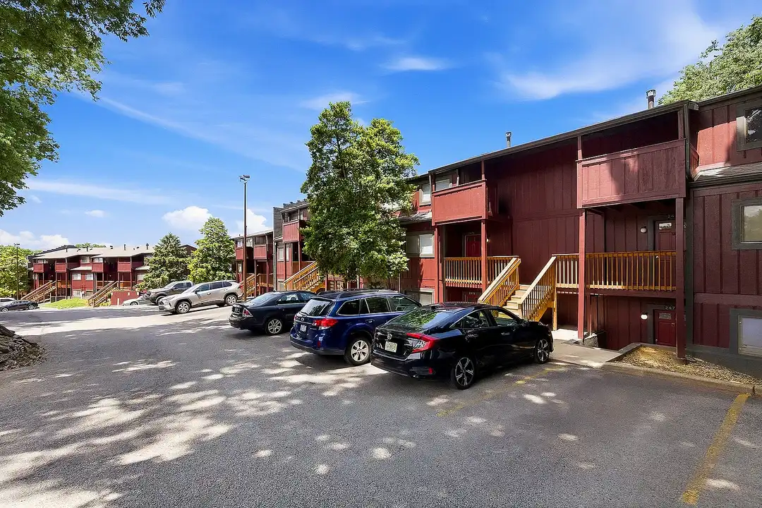 Eagles Eyrie Apartments – photo 1