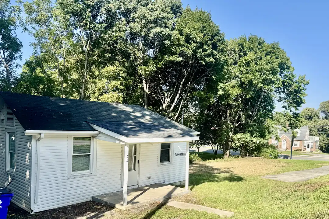 35 Highview St SW – photo 1 of 13