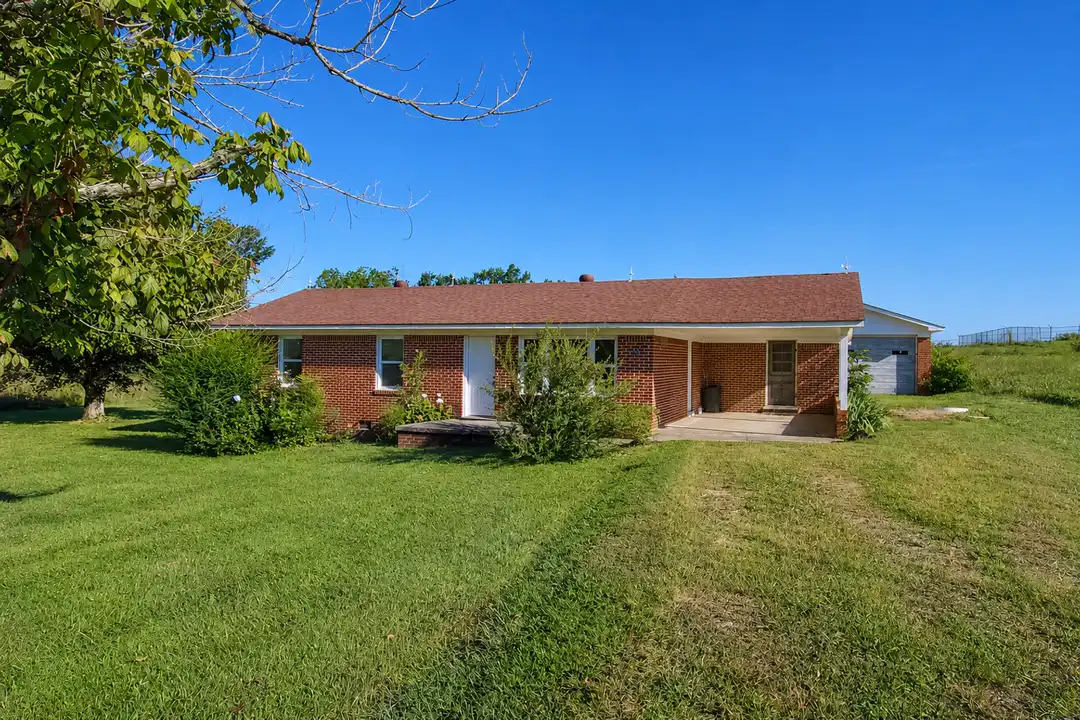 4959 Nashville Hwy – photo 1 of 21