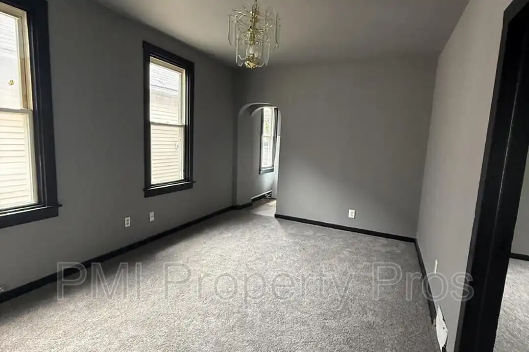 3127 W Garfield Ave – pohled 5
