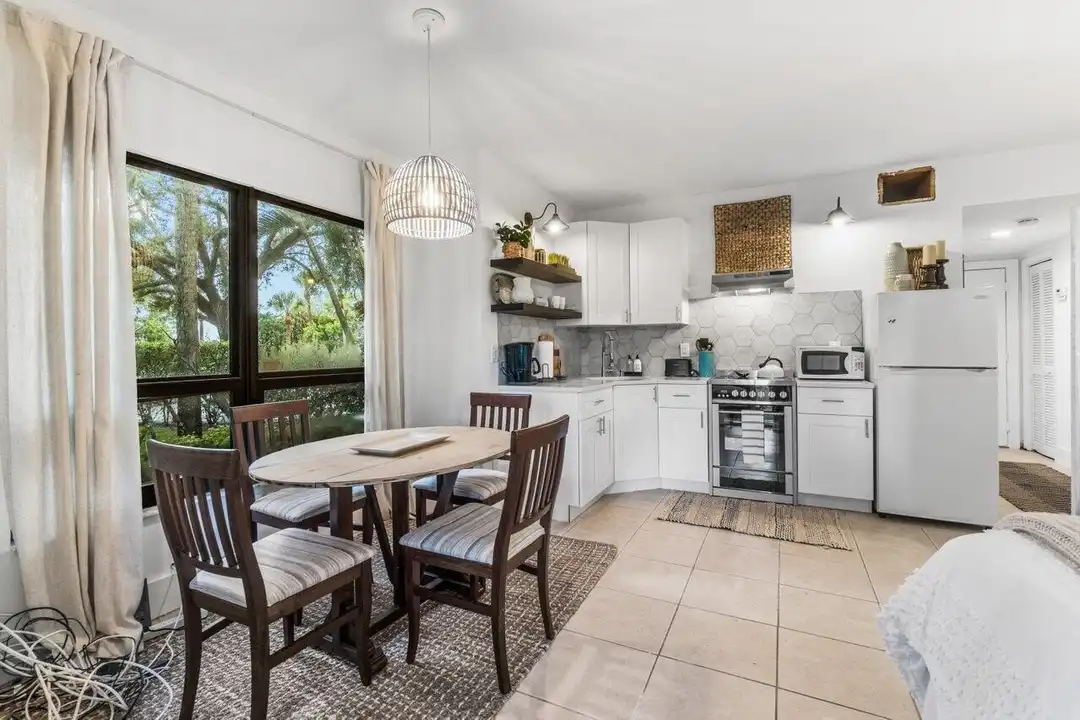 Apartment in Wellington - View 4