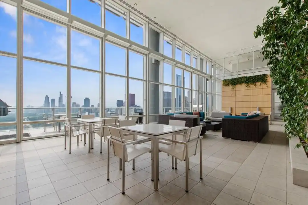 340 E Randolph St - View 4