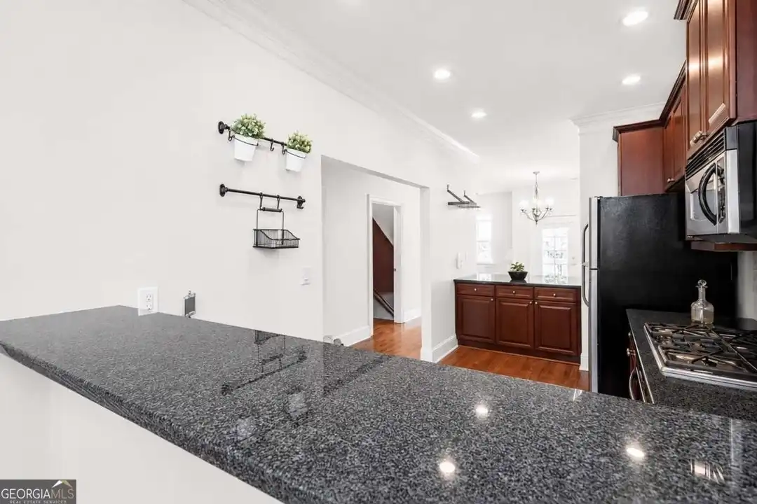 5490 Glenridge Park NE #5490 - More