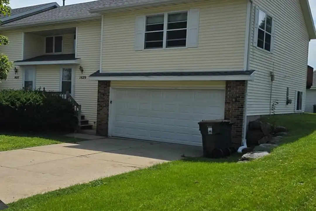 1627 Rustic Dr unit 1629 – photo 1