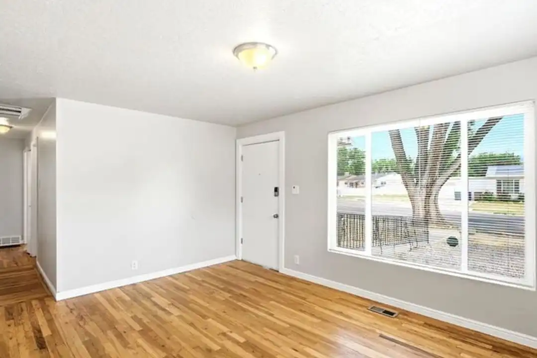 House in Salt Lake City, Glendale, Salt Lake - View 2