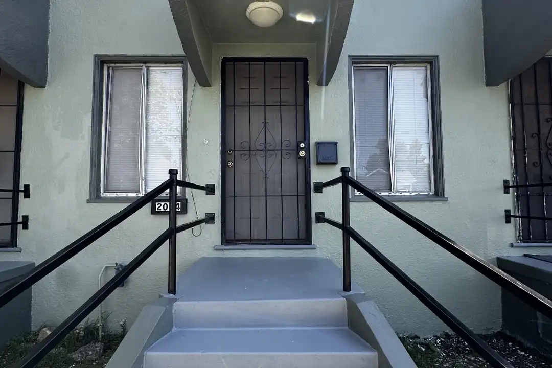2034 92nd Ave – photo 1