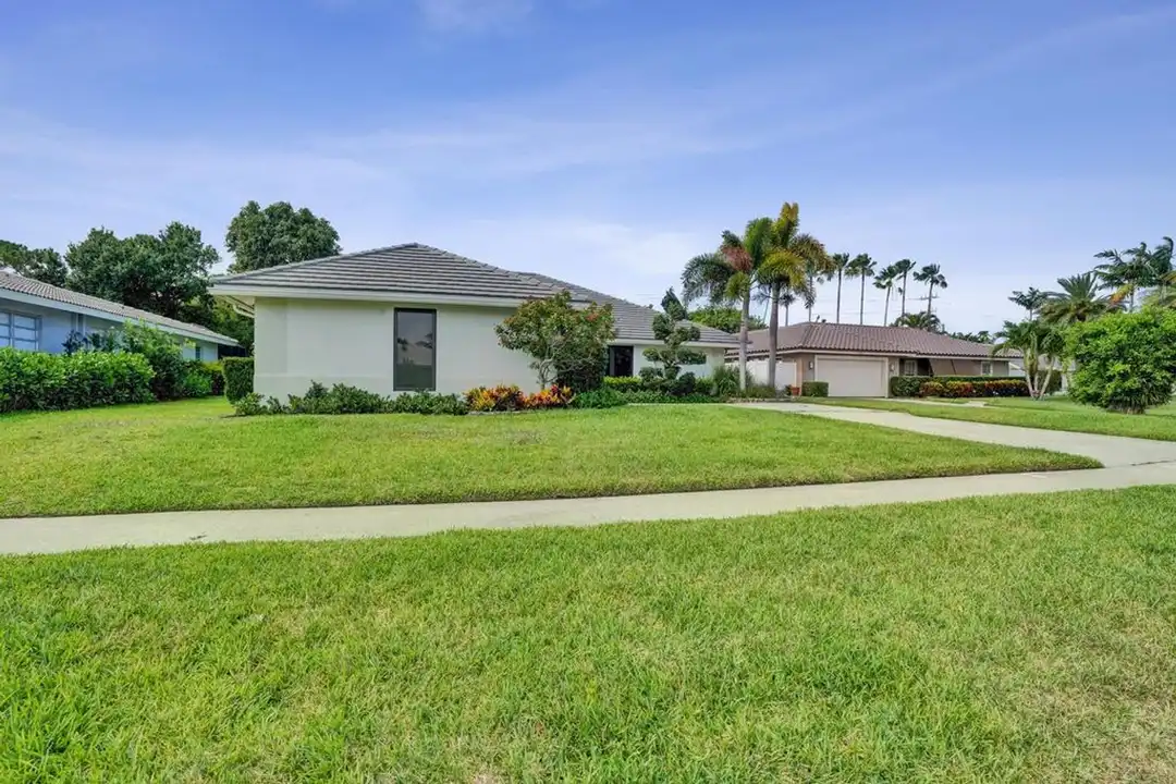5569 Wind Drift Ln - More