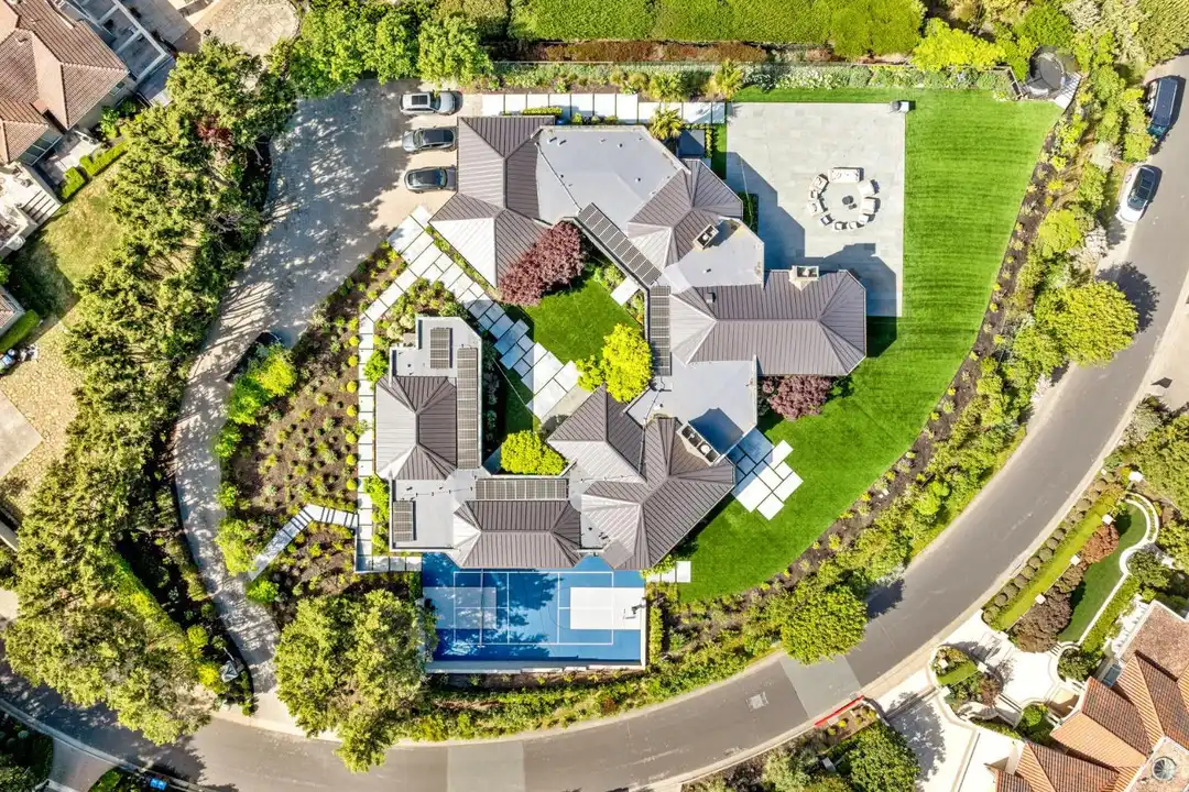 138 Gilmartin Dr - View 3