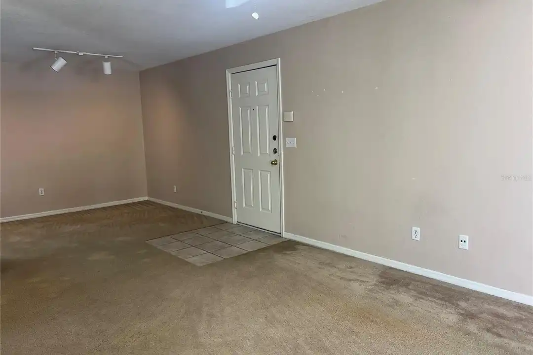 8915 Latrec Ave #2201 – další