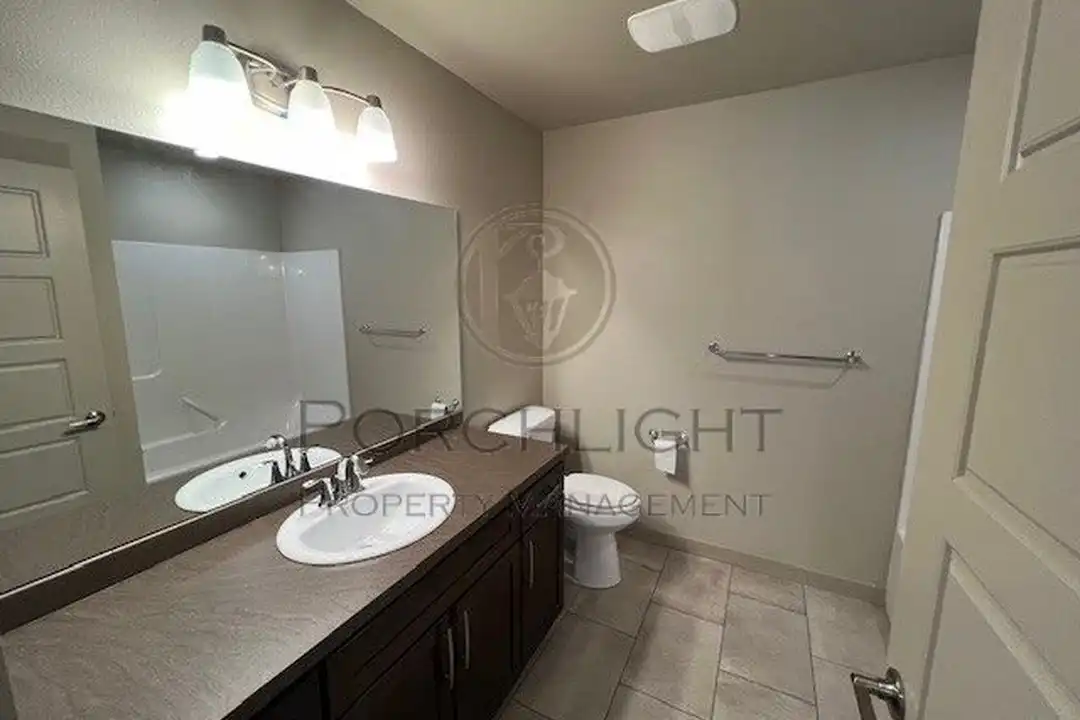 2200 Greenview Cir unit 1 - More