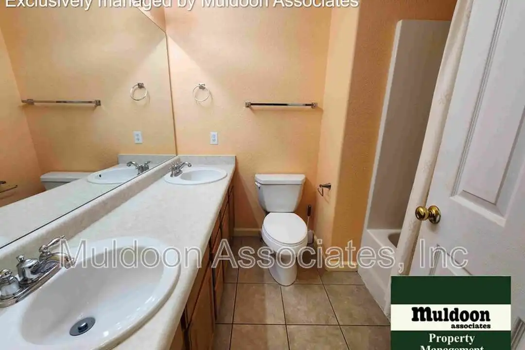 662 S Burro Dr - More