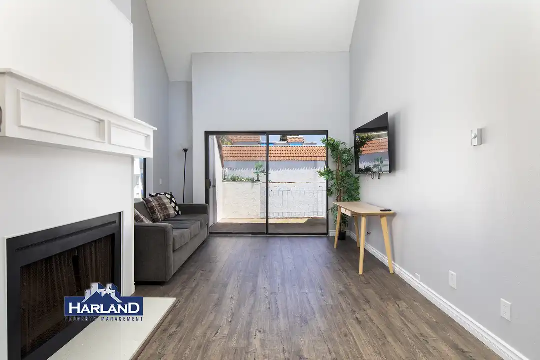 8332 Regents Rd unit 3A – pohled 5