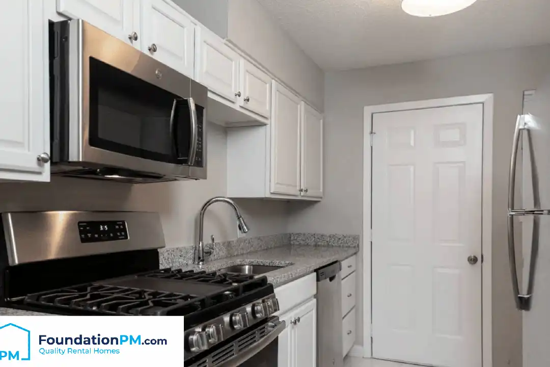 267 Greenlaw Ave unit 11 - View 3