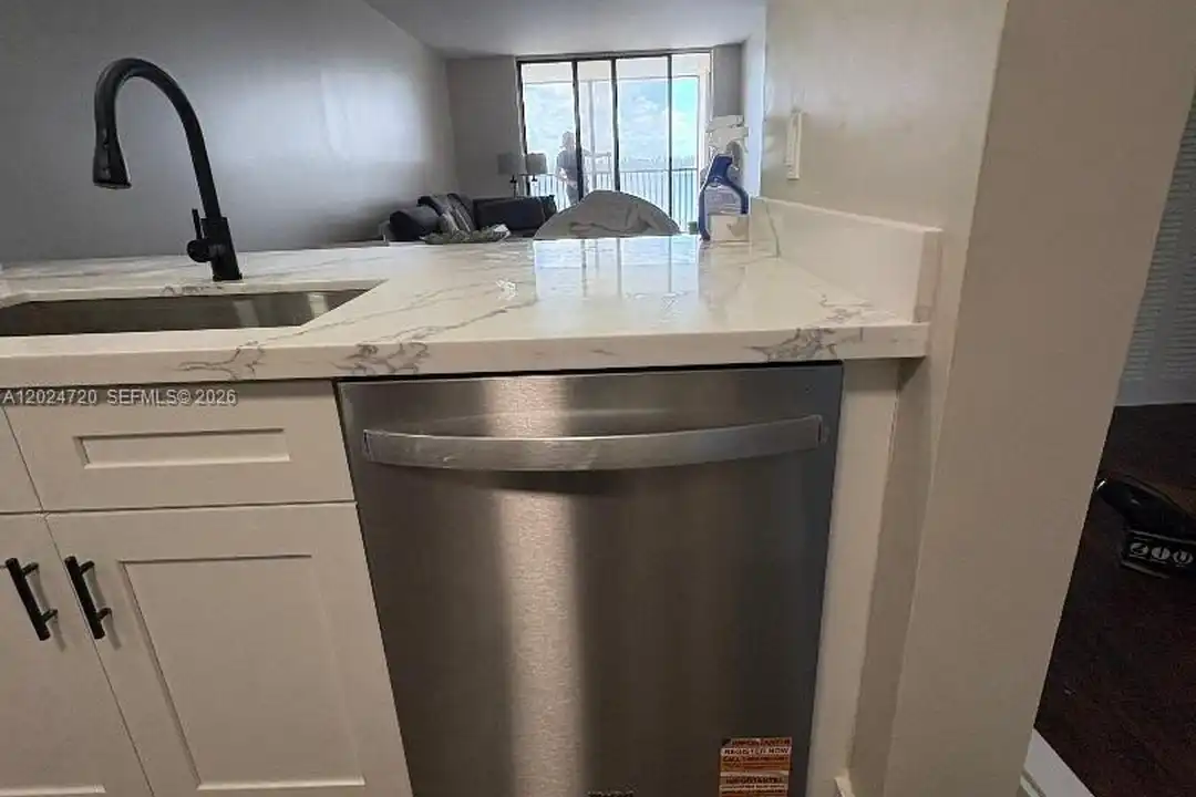 111 Lake Emerald Dr #302 - View 3