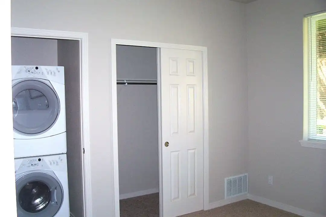 105 S Taft Hill Rd unit 107 - More