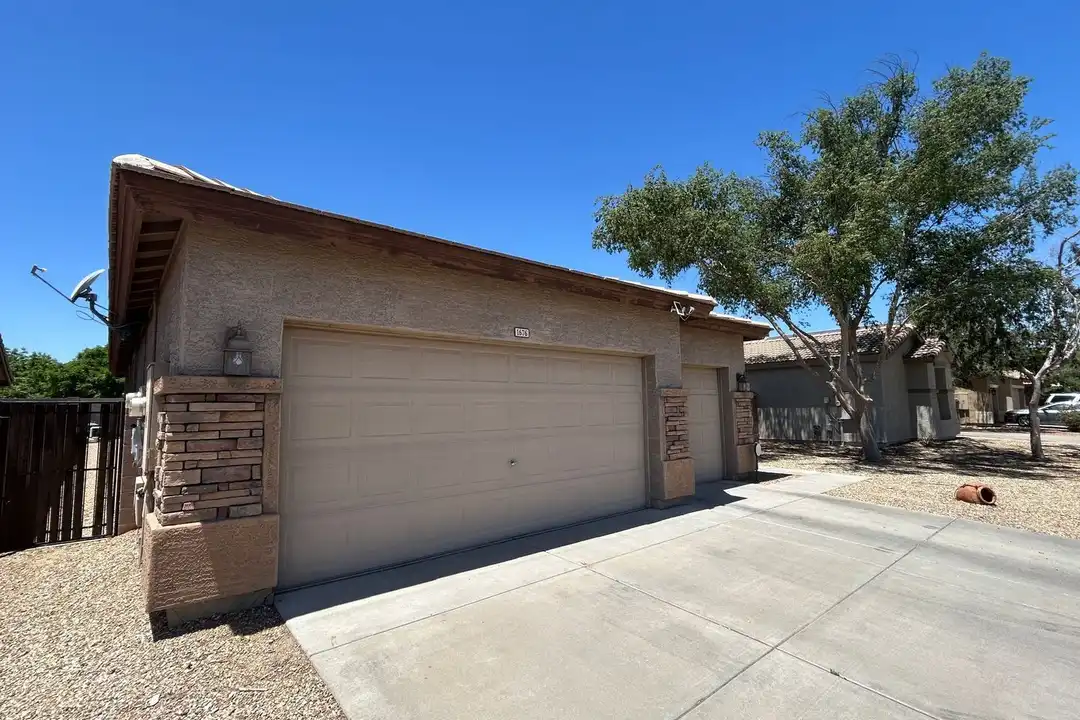 1676 S 159th Ave - View 4