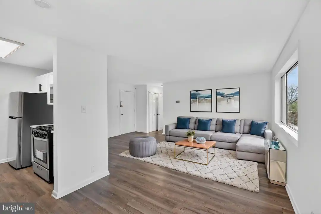 4570 MacArthur Blvd NW #208 - View 5