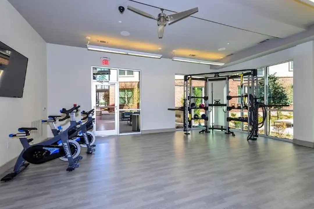 707 Park Ave NE – photo 1
