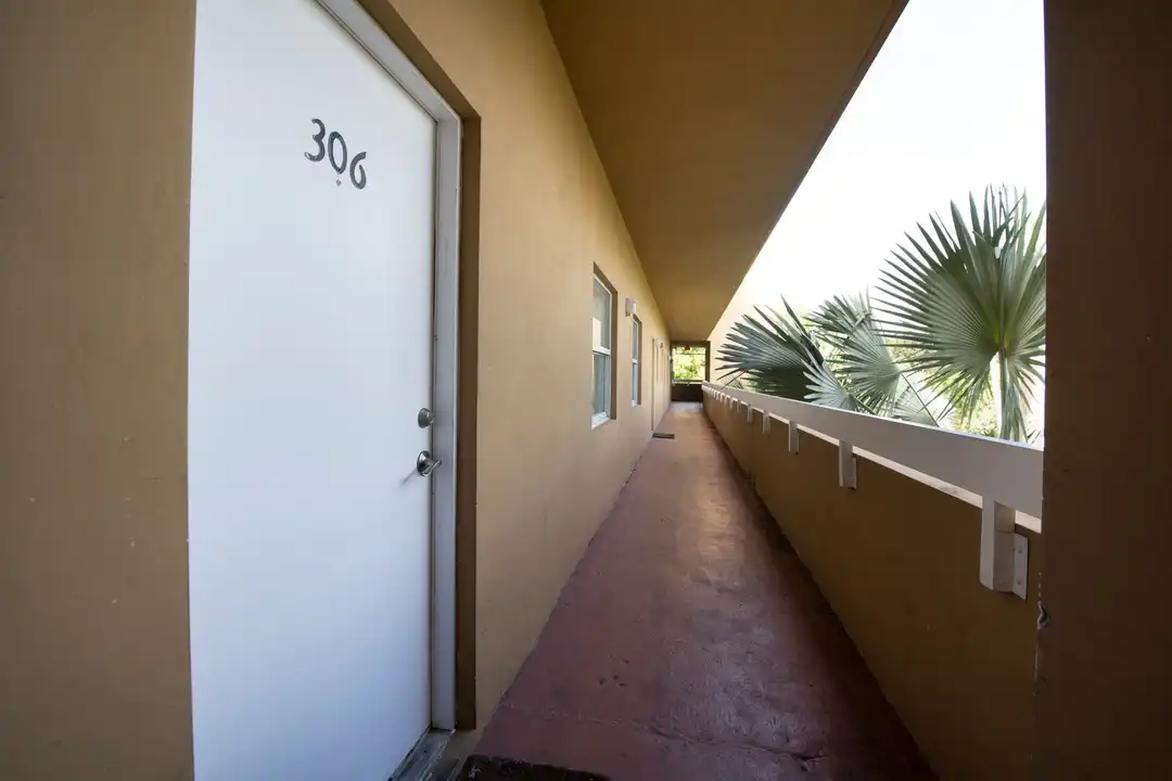 4137 English Oak - View 2