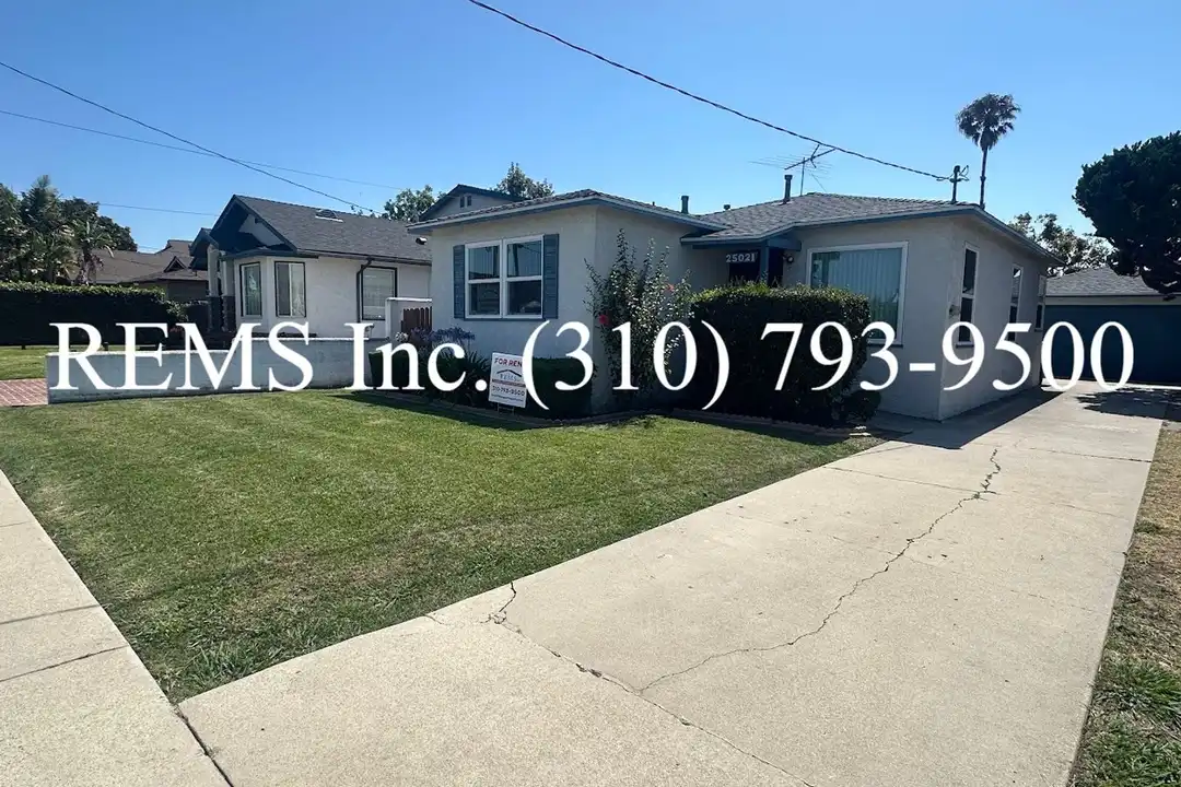 25021 Oak St - View 2