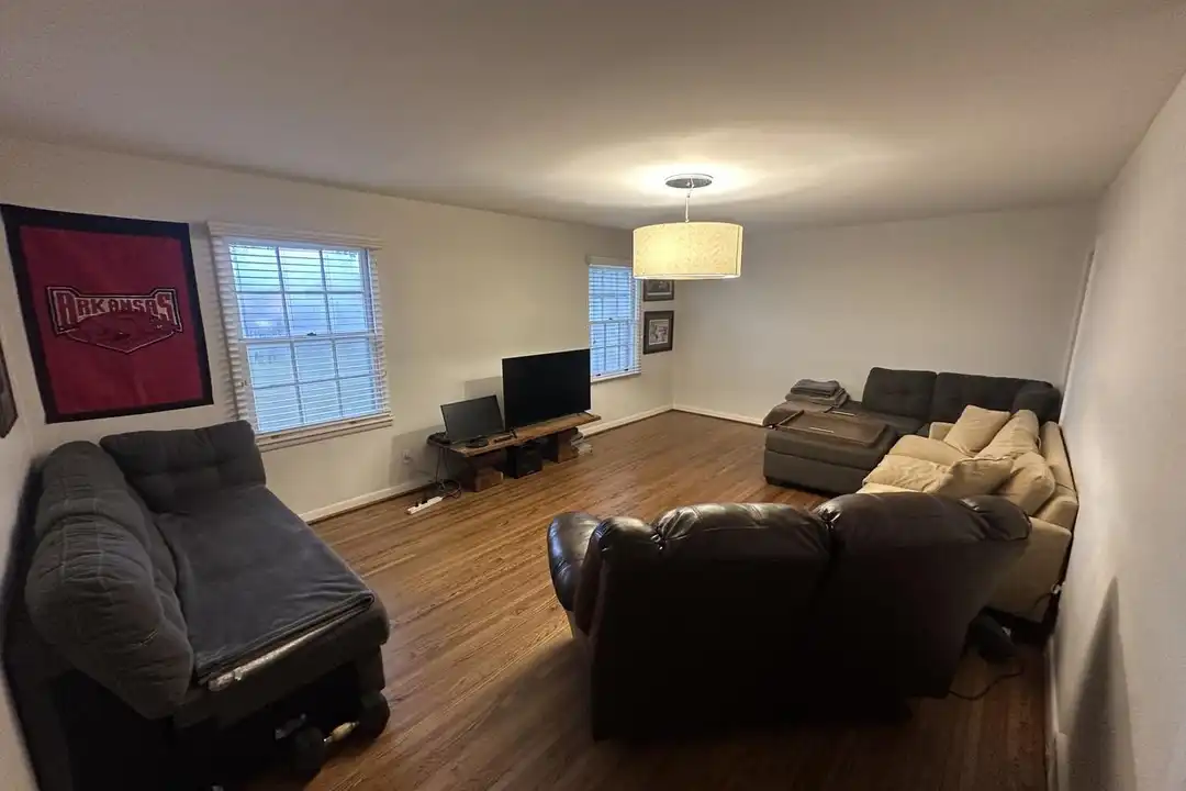 901 N McKinley St - View 4