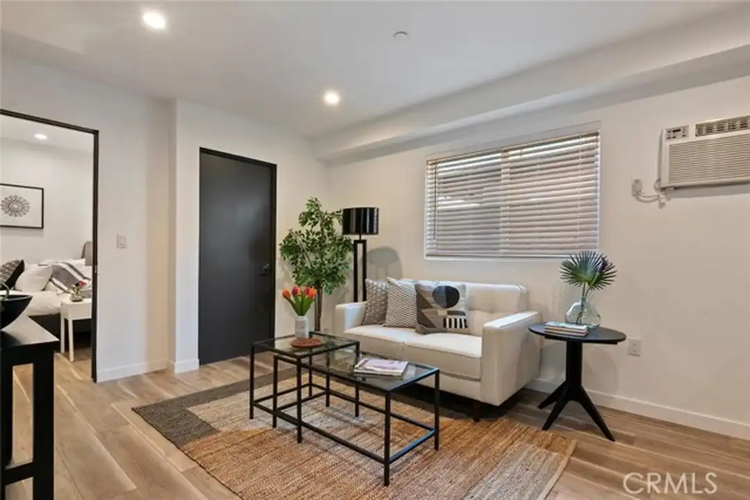 13538 Vanowen St unit 5 - More