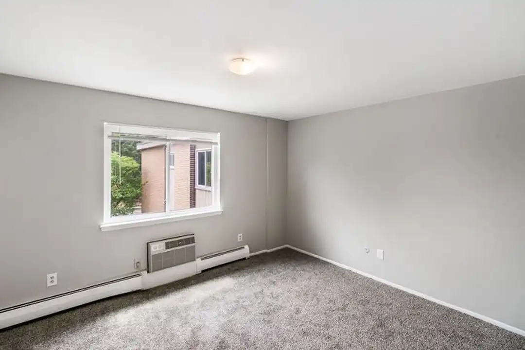 21880 Coolidge Hwy unit Apt 203 – pohled 3