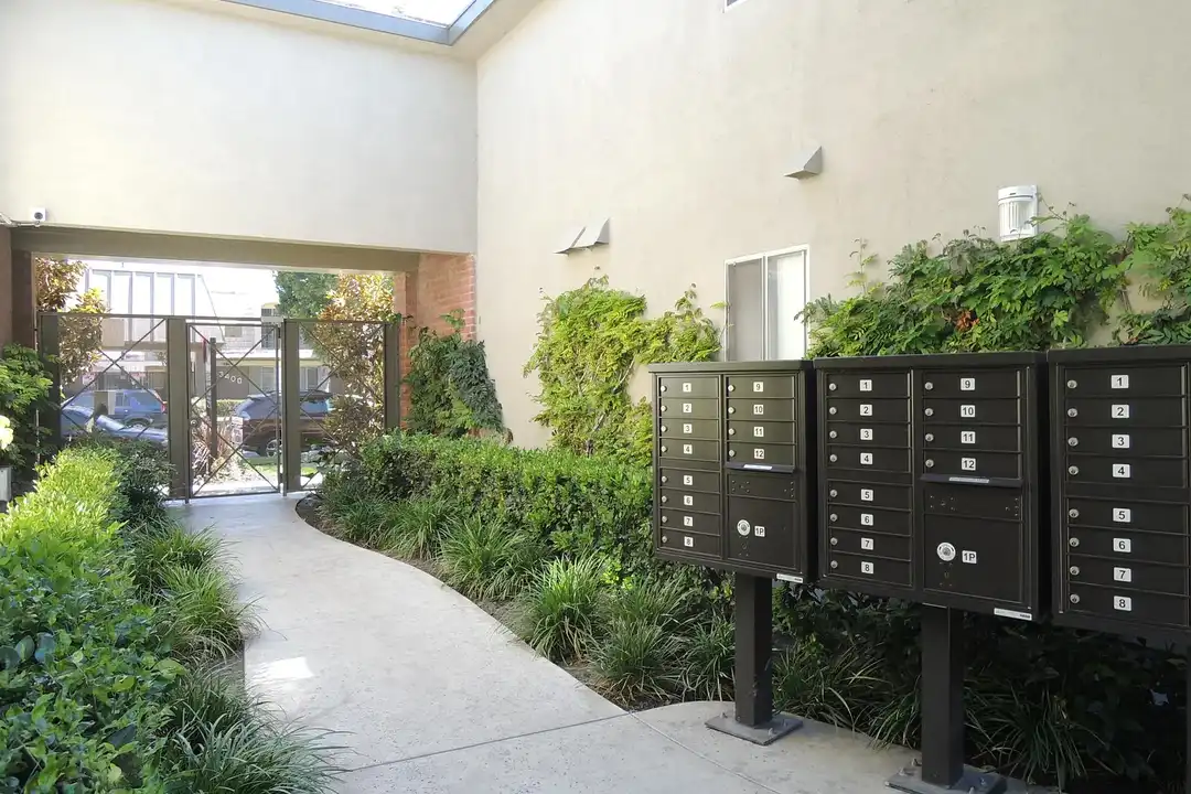 Del Monte Apartments - View 5