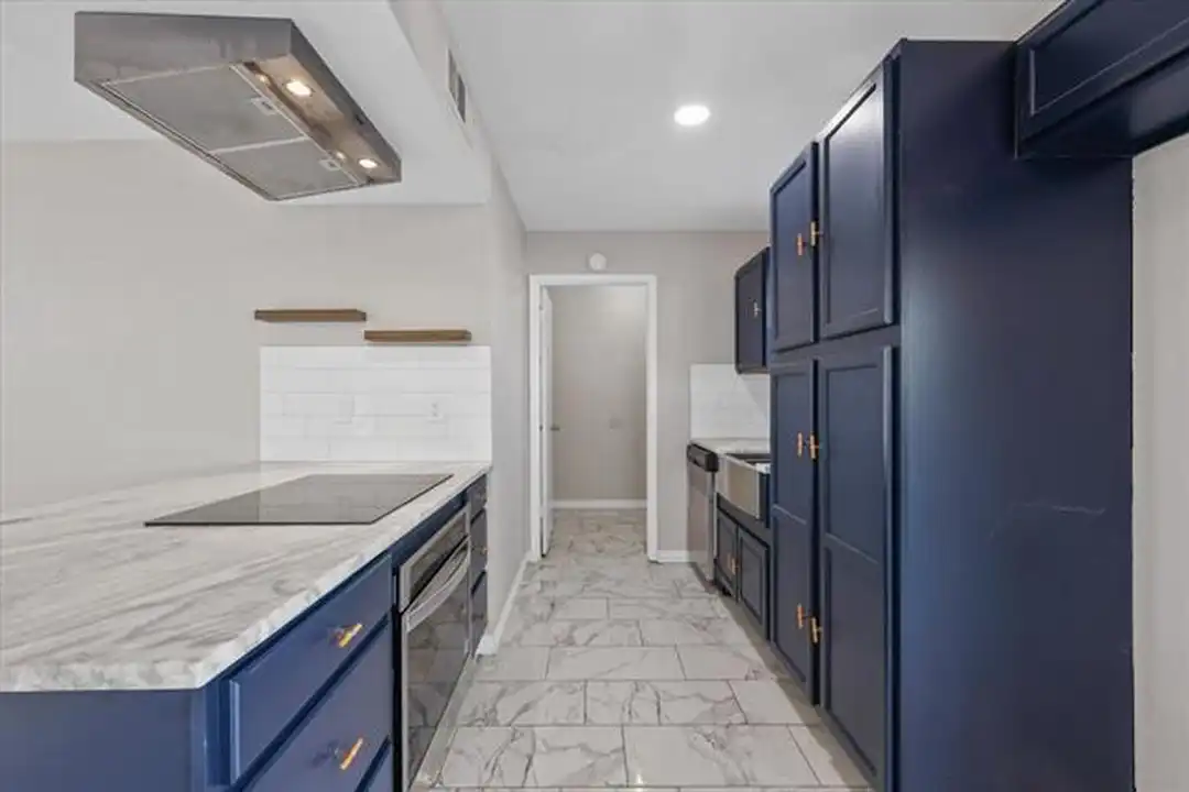 8436 Cloverglen Ln - View 4