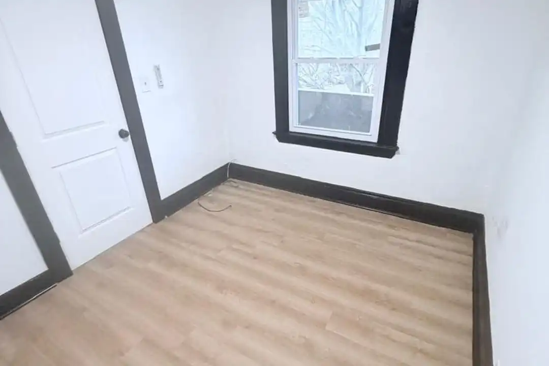2791 E 127th St unit DOWN – další