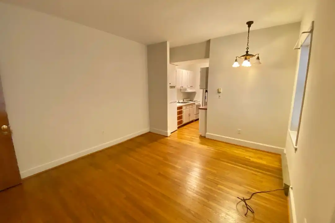 616 A St NE unit 02 - View 5