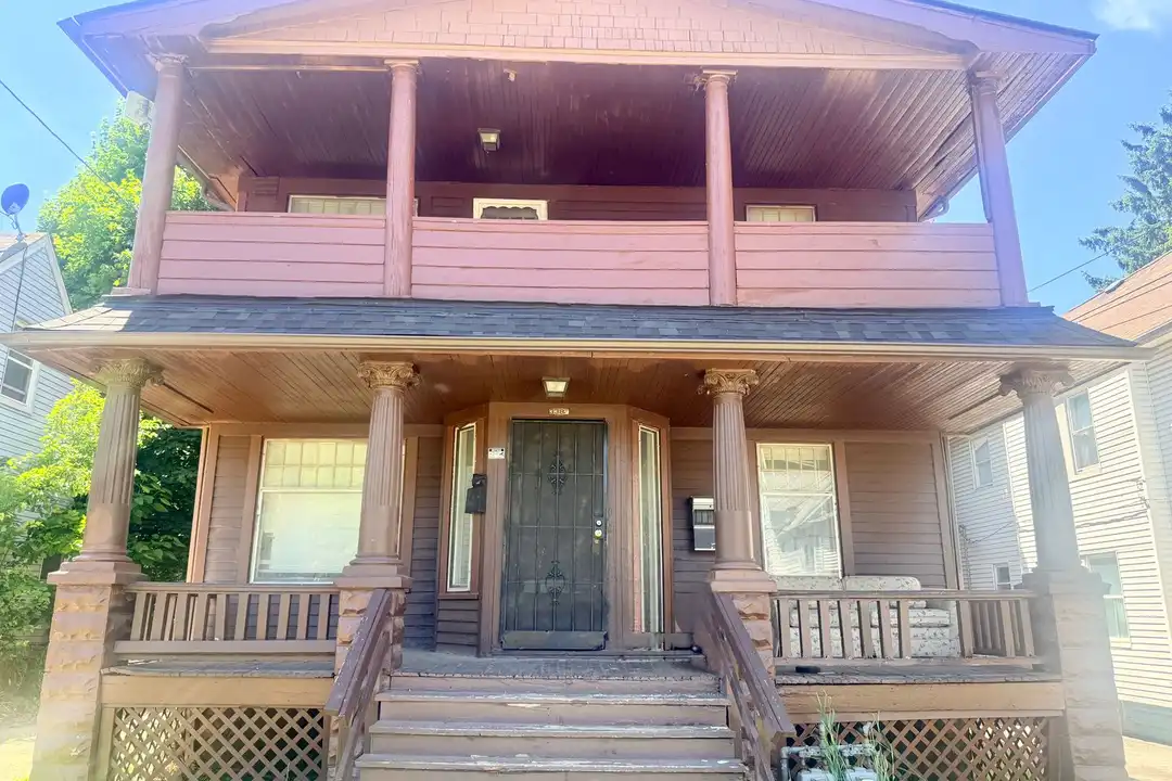 3382 E 102nd St – photo 1