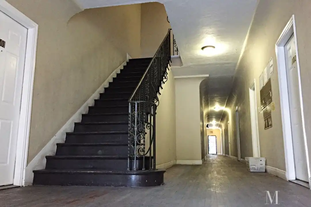 654 S Dunsmuir Ave unit 203 - View 4