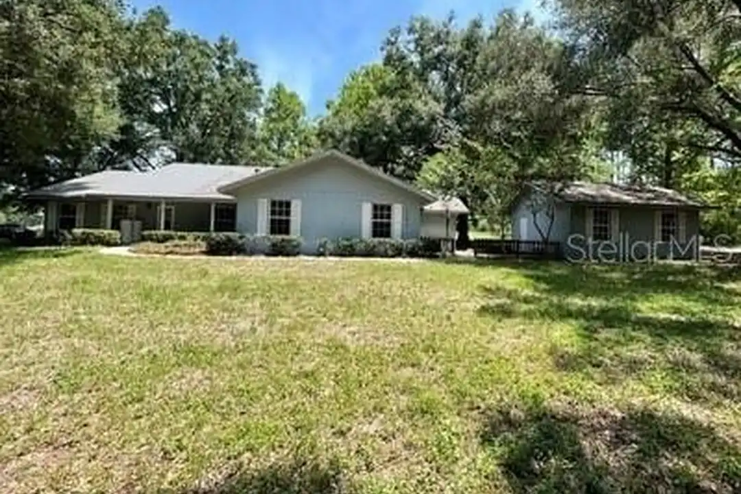 7103 NW 21st St - View 2
