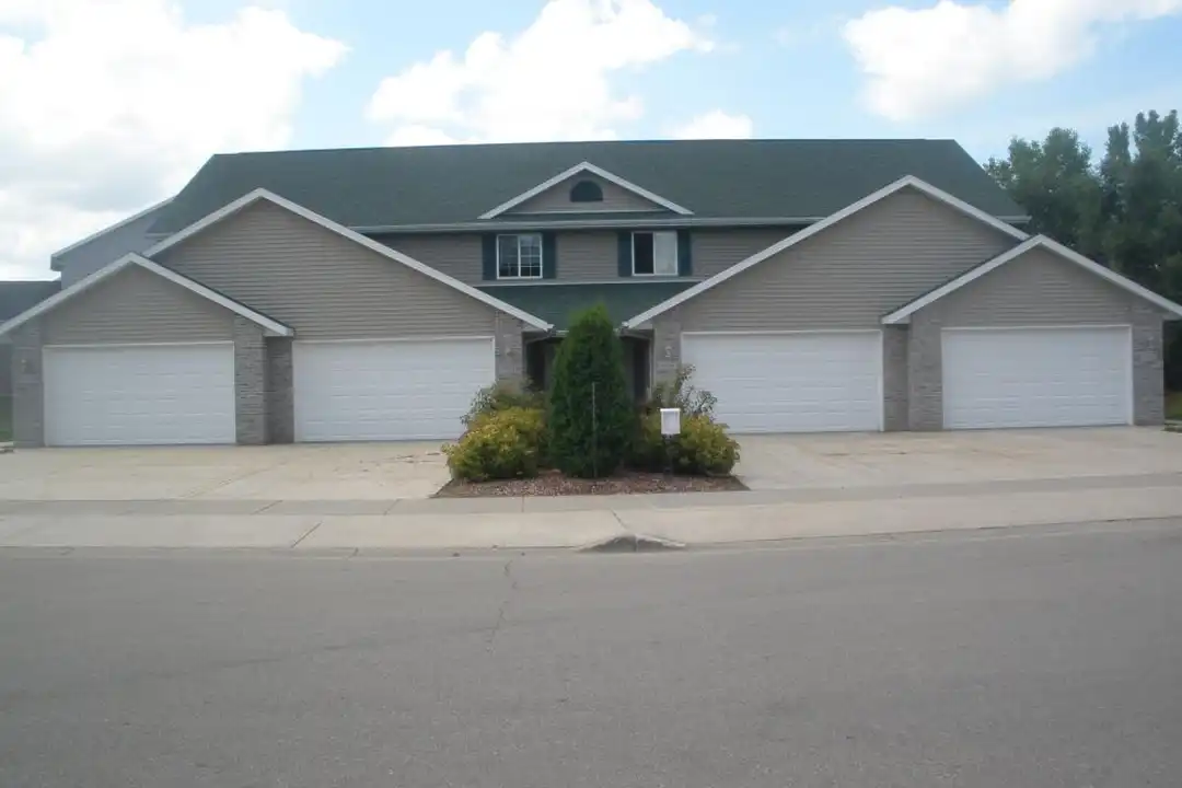 6717 Windsor Ridge Ln – photo 1 of 15