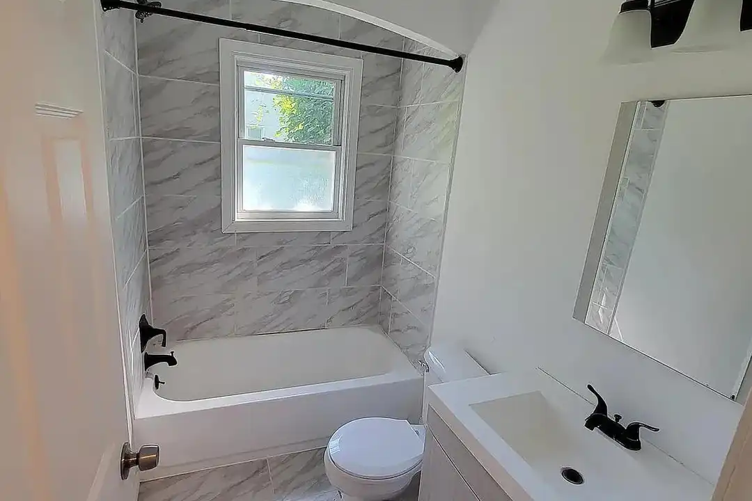 House in Dearborn Heights, Wayne - View 5