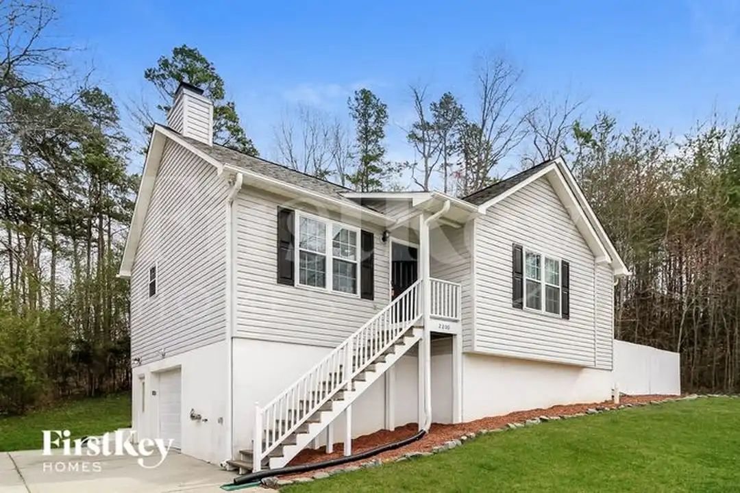 2200 Emerald Creek Ct - View 2