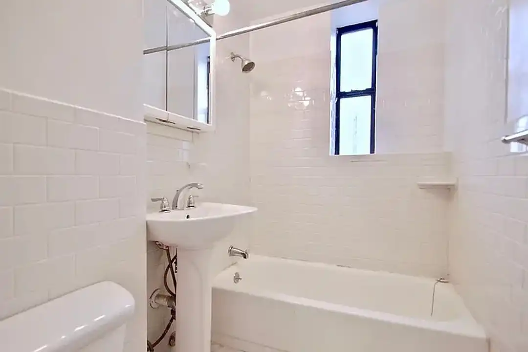639 W 173rd St unit apt4B - More