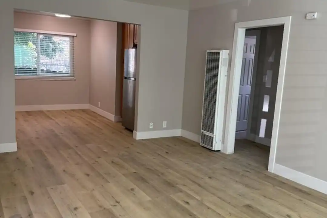 330 S Willard Ave #4 – photo 1