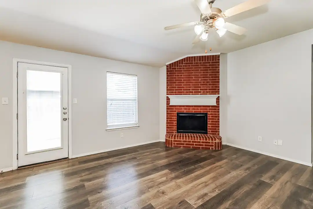 433 Heritage Dr - View 3