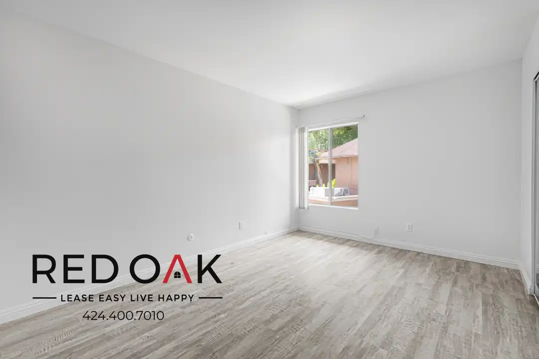 2900 W Lincoln Ave - View 4