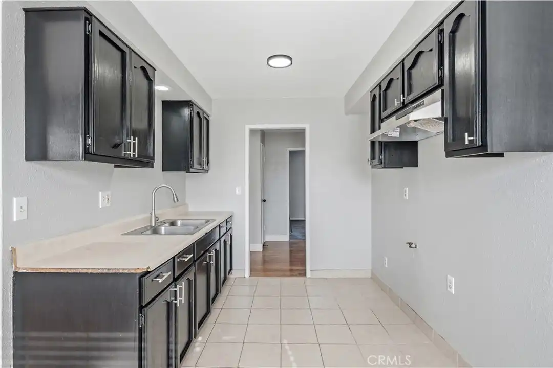 1308 E Oaks St #D - View 3