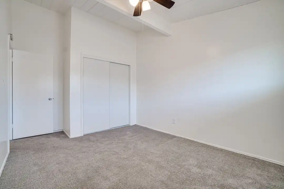 127 W Renette Ave unit M - More