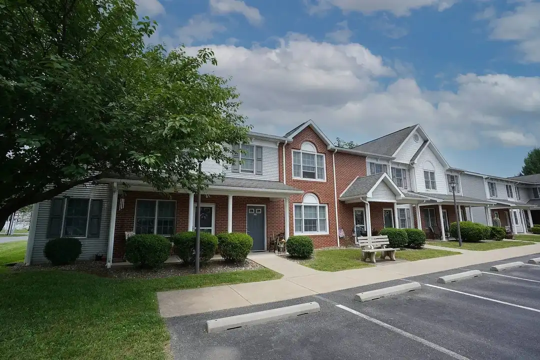 Rockledge Pointe – photo 1 of 26