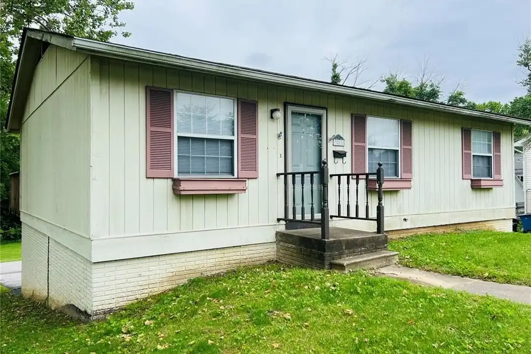 3211 College Ave – photo 1 of 14