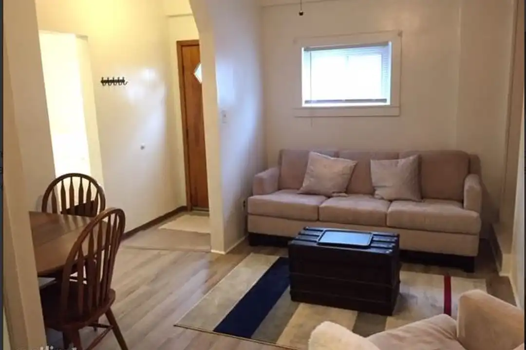 110 S 12th St unit D – photo 1