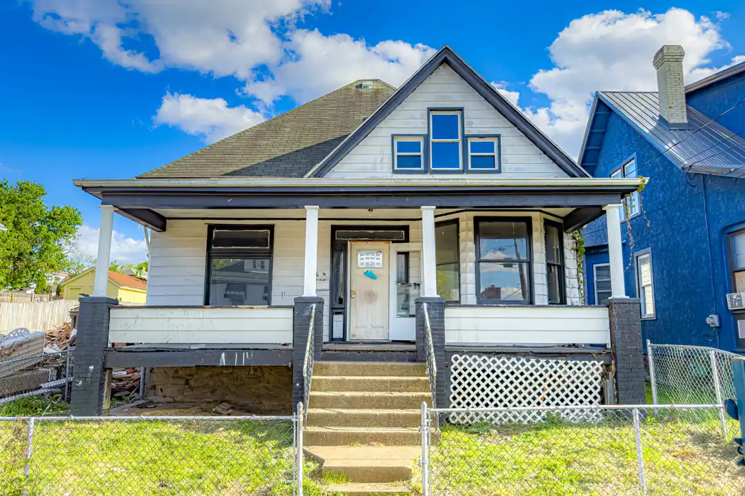 1136 Reservoir Ave – photo 1 of 10
